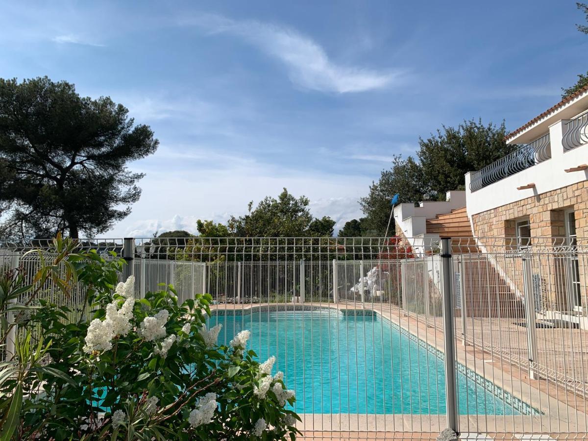Brise Des Pins Hotel Le Cannet Exterior photo